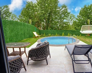 Kartepe Maşukiye'de Göl Manzaralı, Isıtmalı Havuzlu, Kiralık Bungalov - 2