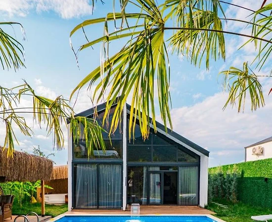 Kartepe Maşukiye'de Doğa İçerisinde, Isıtmalı Havuzlu, Lüks Bungalov - 1