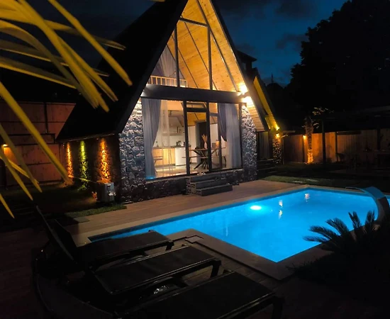 Kartepe Maşukiye'de Doğa İle İç İçe, Isıtmalı Havuzlu, 2+1 Bungalov - 1