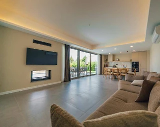 Kartepe Maşukiye'de Modern Tasarımlı, Özel Havuzlu, 3+1, Bahçeli Villa - 5