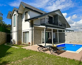 Kartepe Maşukiye'de Nezih Konumda, Özel Havuzlu, Kiralık Villa - 3