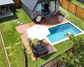 Kartepe Maşukiye'de Sakin Konumda, Isıtmalı Havuzlu, Modern Bungalov - 2