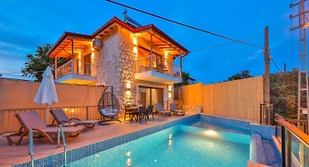 Kaş Ağullu'da Doğa İle Baş Başa, Özel Havuzlu, Otantik Tasarımlı Villa