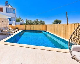 Kaş Ağullu'da Elverişli Konumda, Özel Havuzlu, Otantik Tasarımlı Villa - 2