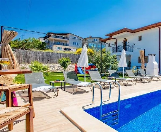 Kaş Ağullu'da Muhteşem Doğada, Çocuk Oyun Alanlı, Lüks Villa - 1