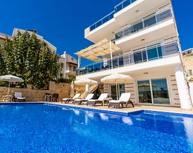 Kaş Akbel'de Geniş Ailelere Uygun, Özel Havuzlu, Konforlu Villa - 2