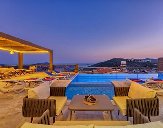 Kaş Akbel'de Merkeze Yakın, Özel Havuzlu, 8 Kişilik Villa - 4