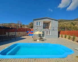 Kaş Aklar'da Doğa İle İç İçe, Özel Havuzlu, Kiralık Villa - 2