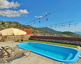 Kaş Aklar'da Doğa İle İç İçe, Özel Havuzlu, Kiralık Villa - 2