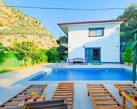 Kaş Aklar'da Doğa Manzaralı, Özel Havuzlu, Konforlu Villa - 3