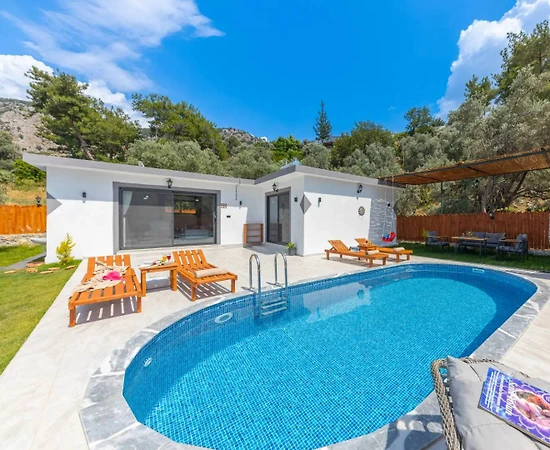 Kaş Aklar'da Huzurlu Doğada, Özel Havuzlu, Jakuzili Villa - 1