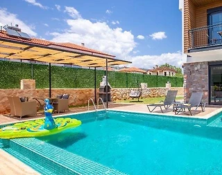 Kaş Andifli'de Elverişli Konumda, Özel Havuzlu, 4 Kişilik Villa - 1