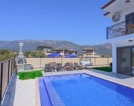 Kaş Andifli'de Geniş Alanlara Sahip, Özel Havuzlu, Konforlu Villa - 2