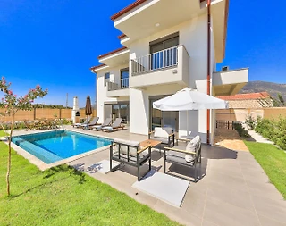 Kaş Andifli'de Geniş Bahçeli, Özel Havuz ve Jakuzili, Modern Villa - 3