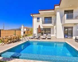 Kaş Andifli'de Geniş Bahçeli, Özel Havuz ve Jakuzili, Modern Villa - 2