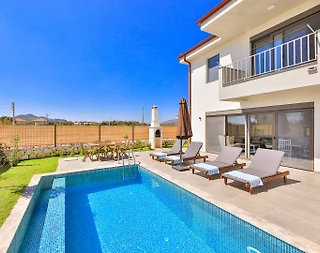 Kaş Andifli'de Geniş Bahçeli, Özel Havuz ve Jakuzili, Modern Villa - 5