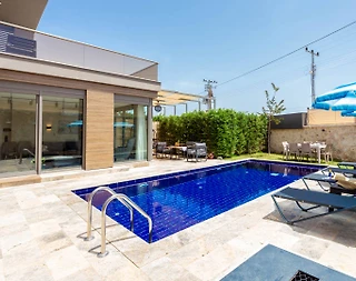 Kaş Andifli'de Geniş Bahçeli, Özel Havuzlu, 3+1 Modern Villa - 3