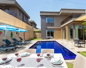 Kaş Andifli'de Geniş Bahçeli, Özel Havuzlu, 3+1 Modern Villa - 2