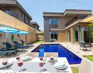 Kaş Andifli'de Geniş Bahçeli, Özel Havuzlu, 3+1 Modern Villa - 2