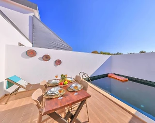 Kaş Andifli'de Modern Tasarıma Sahip, Özel Havuz ve Jakuzili Villa - 1