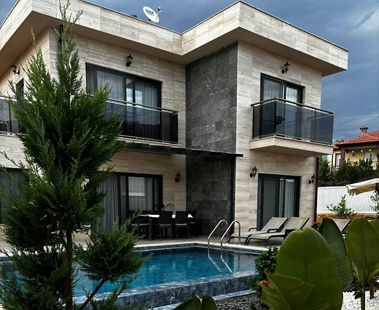 Kaş Andifli'de Modern Tasarımlı, Özel Havuzlu, Balayı Villası - 1