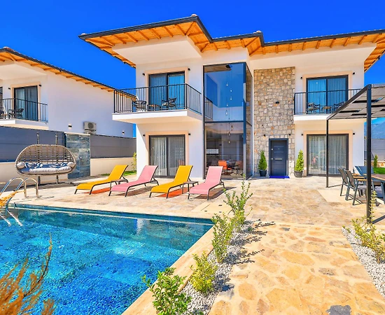 Kaş Andifli'de Modern Tasarımlı, Özel Havuzlu, 3+1 Villa - 1