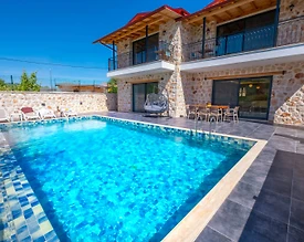 Kaş Hacıoğlan'da Otantik Tasarımlı, Özel Havuzlu, Modern Villa - 2