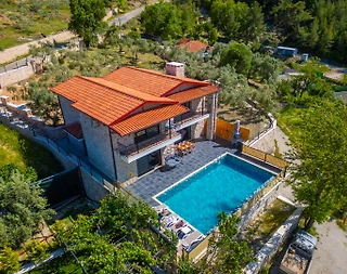Kaş Hacıoğlan'da Otantik Tasarımlı, Özel Havuzlu, Modern Villa - 5