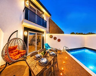 Kaş Andifli'de Muhteşem Manzaralı, Özel Havuzlu, Konforlu Villa - 1