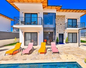 Kaş Andifli'de Muhteşem Orman Manzaralı, Özel Havuzlu, Kiralık Villa - 3