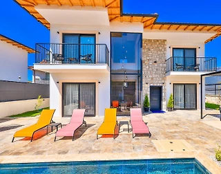 Kaş Andifli'de Muhteşem Orman Manzaralı, Özel Havuzlu, Kiralık Villa - 3