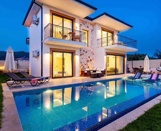 Kaş Andifli'de Nezih Konumda, Özel Havuzlu, Modern Villa - 1