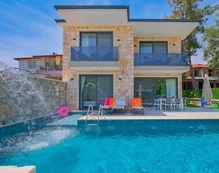 Kaş Andifli'de Orman Manzaralı, Özel Havuzlu, Bahçeli Villa - 1