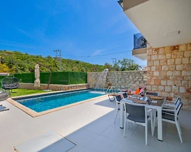 Kaş Andifli'de Orman Manzaralı, Özel Havuzlu, Bahçeli Villa - 3