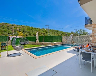 Kaş Andifli'de Orman Manzaralı, Özel Havuzlu, Bahçeli Villa - 3