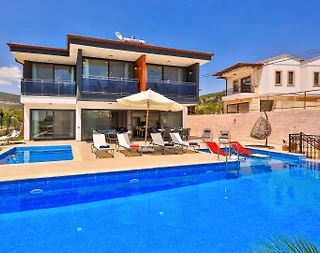 Kaş Andifli'de Yemyeşil Bahçeli, Özel Havuzlu, Kiralık Villa - 1