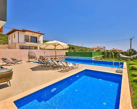 Kaş Andifli'de Yemyeşil Bahçeli, Özel Havuzlu, Kiralık Villa - 3