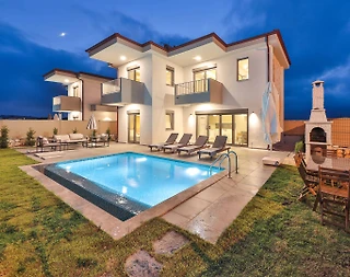 Kaş Andifli'de Yeşillikler İçerisinde, Özel Havuzlu, Modern Villa - 2