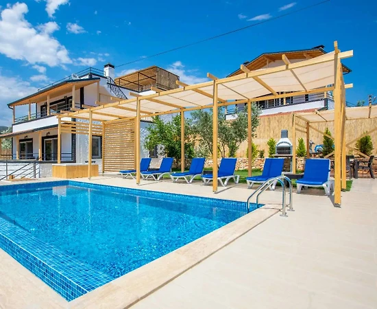Kaş Bayındır'da Geniş Alan İçerisinde, Özel Havuzlu, Kiralık Villa - 1