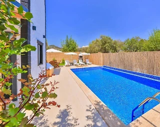 Kaş Bayındır'da Geniş Bahçeli, Özel Havuzlu, Şık Villa - 3