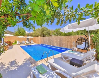 Kaş Bayındır'da Geniş Bahçeli, Özel Havuzlu, Şık Villa - 4