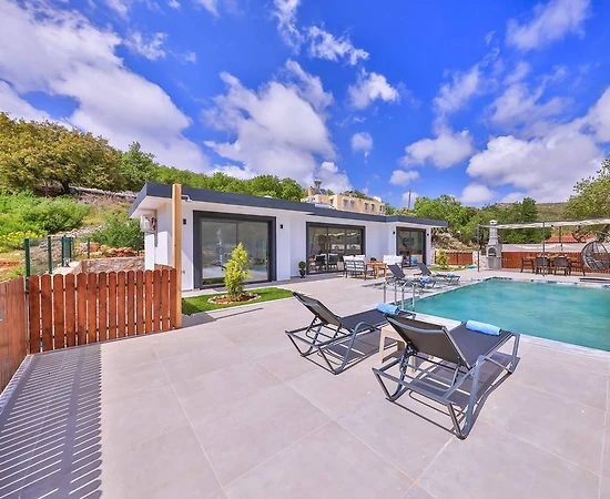 Kaş Bayındır'da Sakin Konumda, Özel Havuzlu, Jakuzili, Kiralık Villa - 1