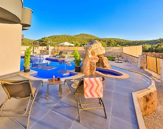 Kaş Belenli'de Doğa İçerisinde, Özel Havuzlu, Jakuzili Lüks Villa - 3