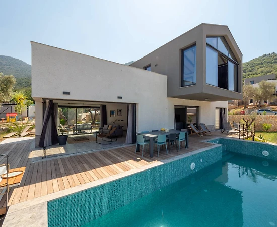 Kaş Belenli'de Geniş Ailelere Uygun, Özel Havuzlu, Ferah Villa - 1