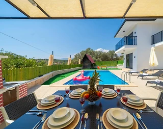 Kaş Belenli'de Geniş Alanlara Sahip, Özel Havuzlu, Modern Villa - 4