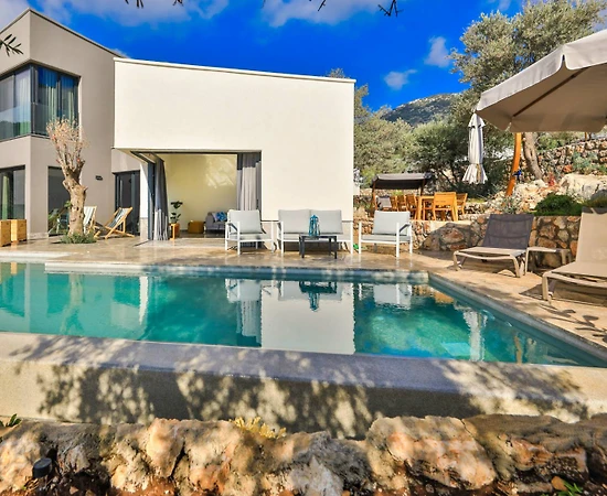 Kaş Belenli'de Kalabalık Ailelere Uygun, Özel Havuzlu, 5+1 Villa - 1