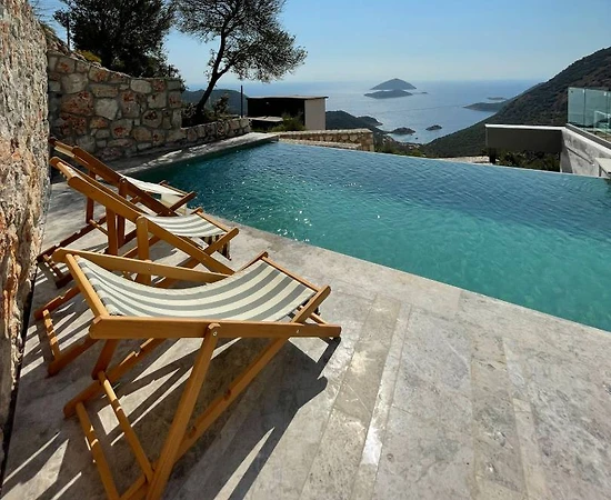 Kaş Belenli'de Muhteşem Manzaralı, Özel Havuzlu, Kiralık Villa - 1