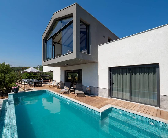 Kaş Belenli'de Tesis İçerisinde, Özel Havuzlu, 5+1 Lüks Villa - 1