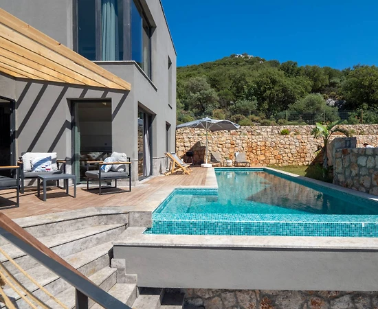 Kaş Belenli'de Tesis İçerisinde, Özel Havuzlu, Lüks Villa - 1