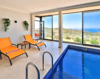 Kaş Bezirgan'da Balayı Çiftlerine Uygun, Kapalı Havuzlu, Kiralık Suit - 1